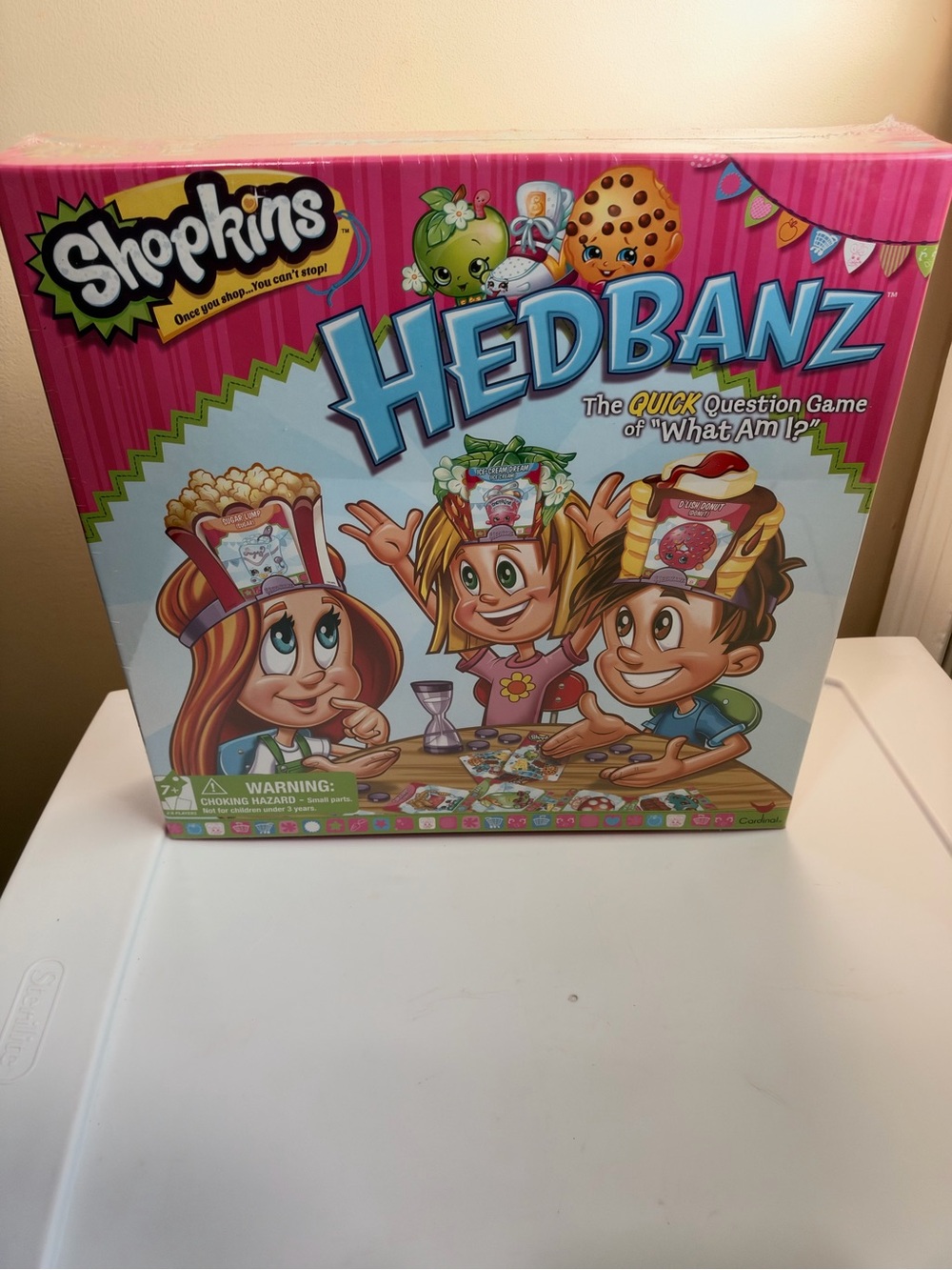 Shopkins Hedbanz Party Game - Bright Pink Box